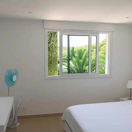 In Tropez, Swimming Pool And Parking Apartment *